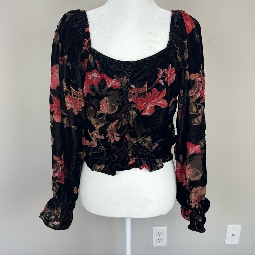 BY TOGETHER BURNOUT LONG SLEEVE VELOUR FLORAL CROP TOP SIZE MEDIUM - Picture 8 of 16